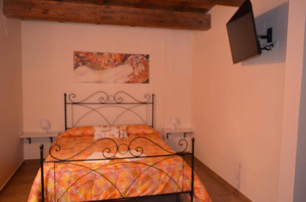 B&B Il Vicoletto L'Aquila Eksteriør billede